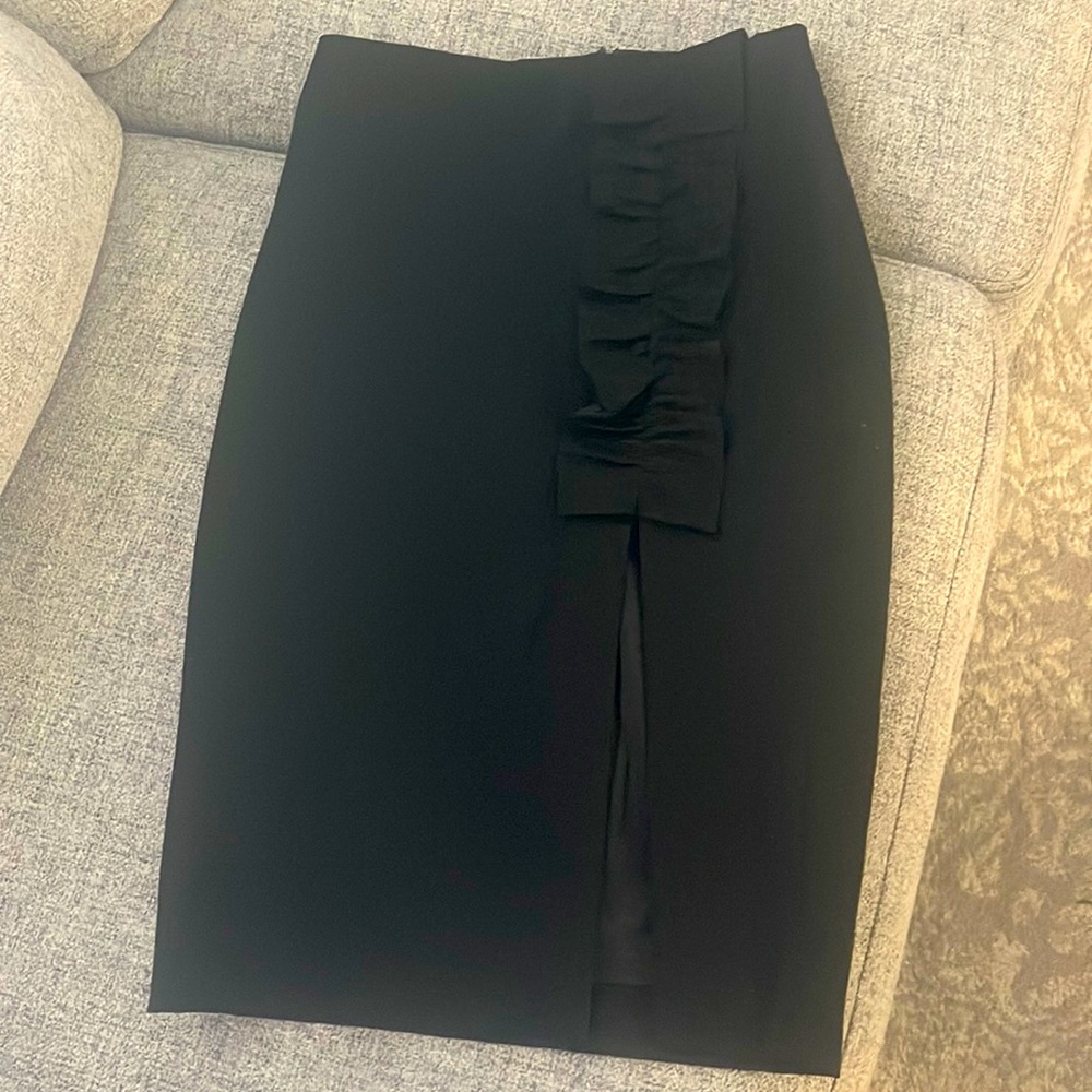Express black skirt with slid double 00 never worned